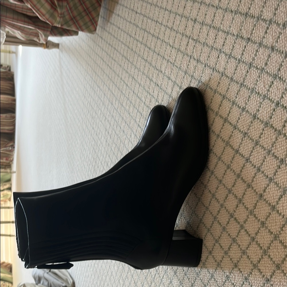 Aquazzura Black Ankle Boots with Slip-On Style and Low Heel